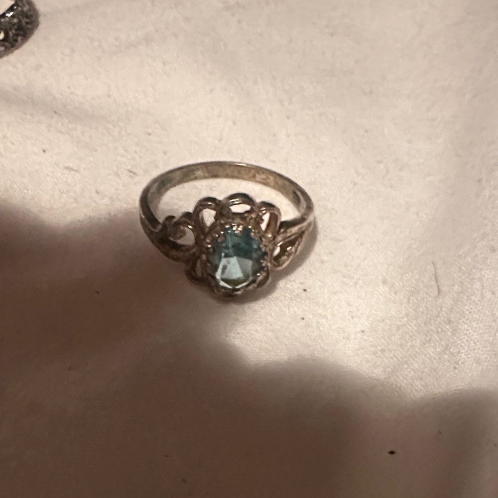 Silver and Blue Gemstone Ring - Picture 2 of 3